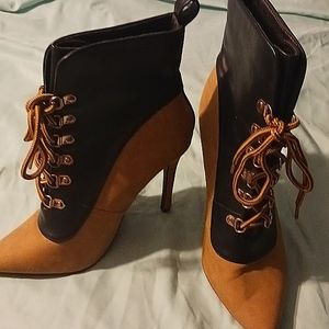 Lillian Westeren ankle boots.